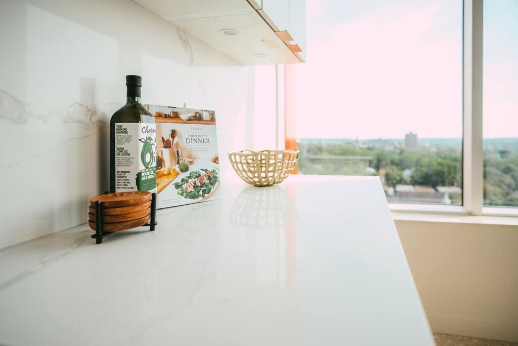 New - Luxury 2Br Penthouse Apt In Central Halifax Dış mekan fotoğraf