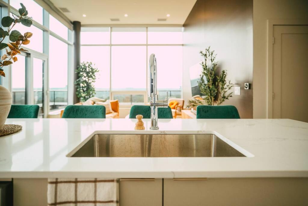 New - Luxury 2Br Penthouse Apt In Central Halifax Dış mekan fotoğraf