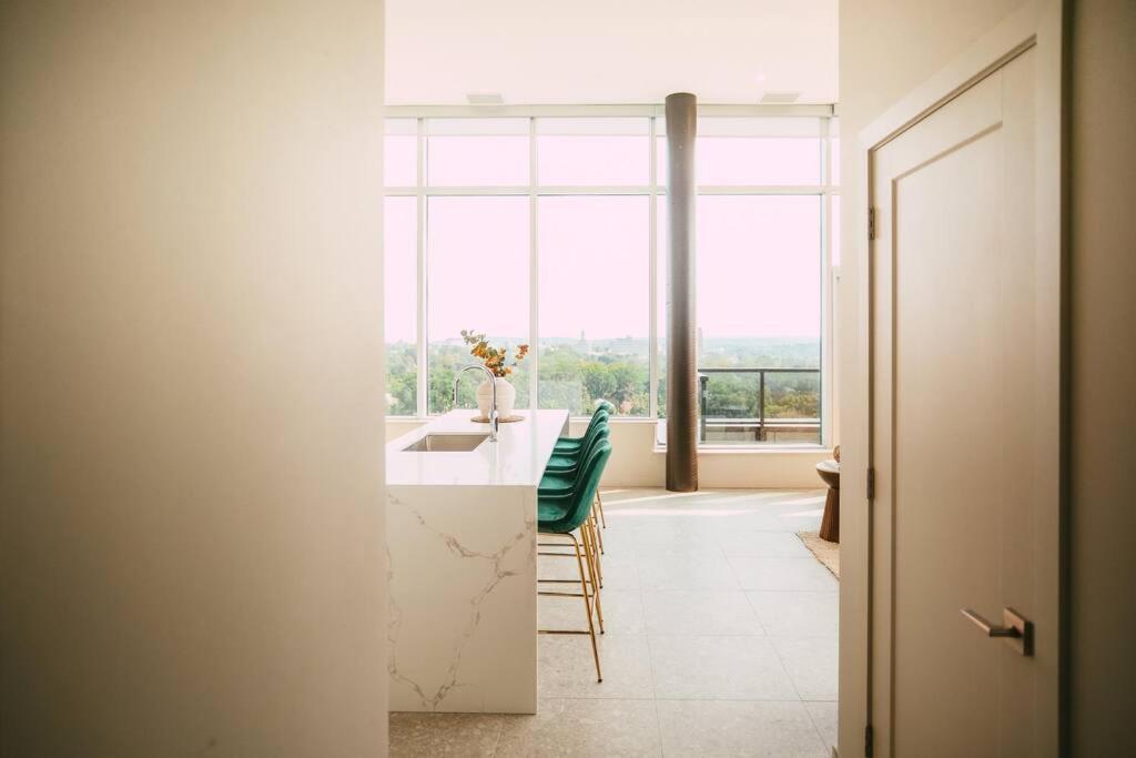 New - Luxury 2Br Penthouse Apt In Central Halifax Dış mekan fotoğraf