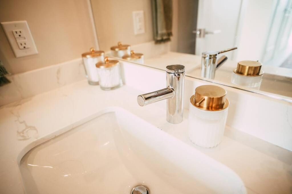New - Luxury 2Br Penthouse Apt In Central Halifax Dış mekan fotoğraf