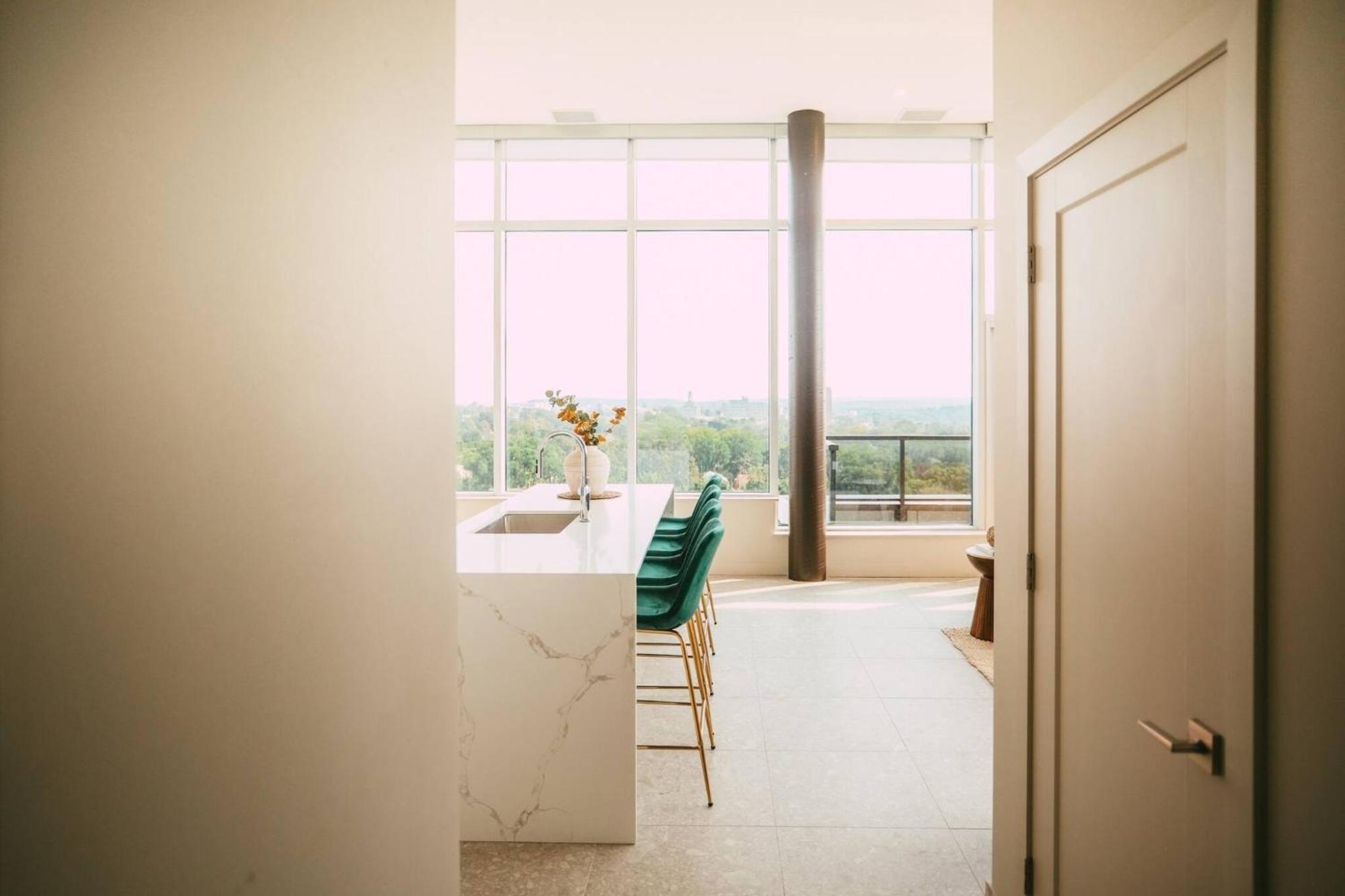 New - Luxury 2Br Penthouse Apt In Central Halifax Dış mekan fotoğraf